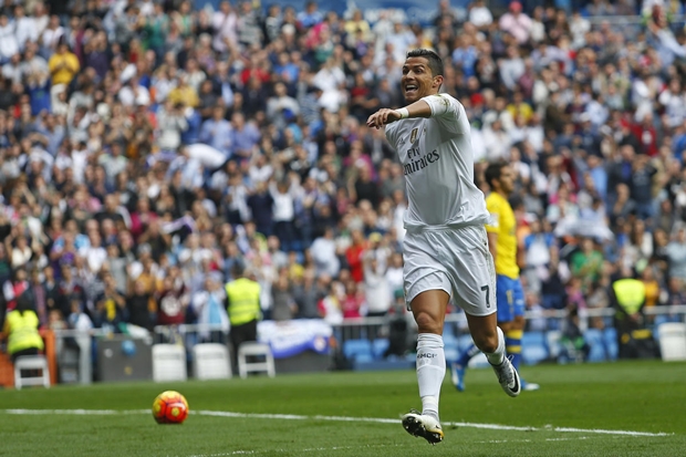 Ronaldo lại tạo nên kỷ lục mới siêu hạng